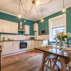 Walmgate Apartment
